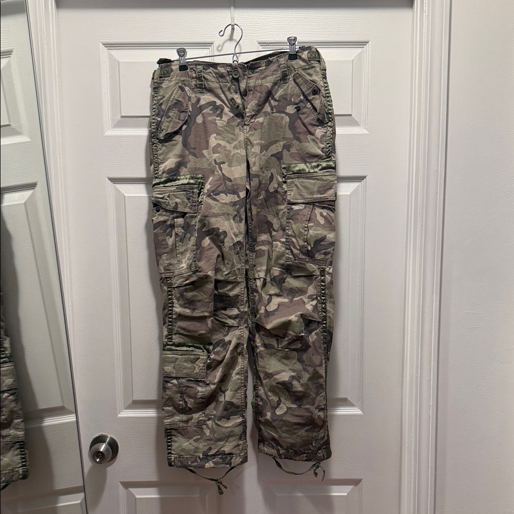 Abercrombie & Fitch Olive Green camo cargo pants
